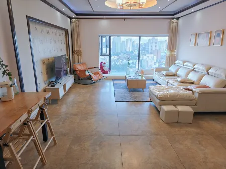 Kunming Flower Boutique Youth Travel Agency