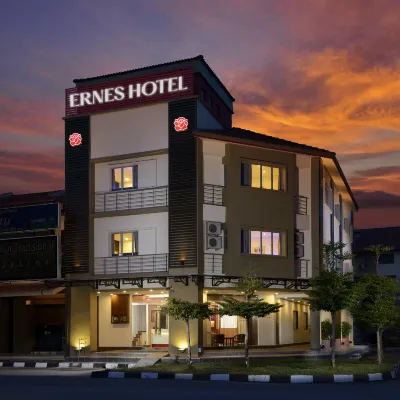 Ernes Hotel Bayu Mutiara Hotels near McDonald @ Bandar Perda