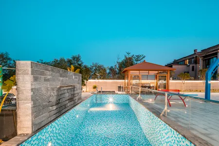 Fogangle Valley Phoenix Hot Spring Slide Pool Villa Отели рядом с достопримечательностью «Tangtang Ancient Dwellings»