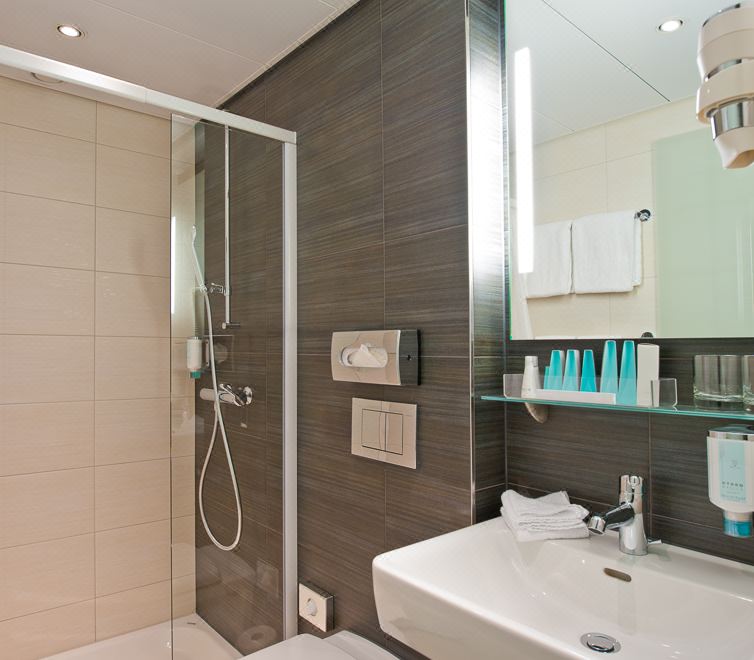 [호텔 스터넨 엘리콘의 건물 외관 야경]