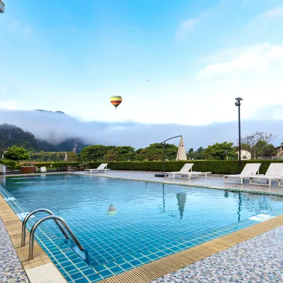 Lisha Riverside Hotel（The Grand Riverside Hotel） Hotels near Tham Xang