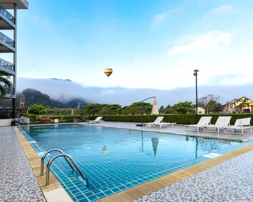 Vang Vieng Lisha the Grand Riverside Hotel--Nam Khan River Views from Your Balcony โรงแรมใกล้ร้านเอราวัณ