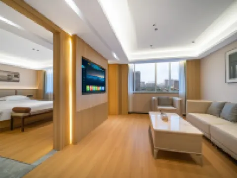 Xiangge International Hotel Hotels near Xinyang Station