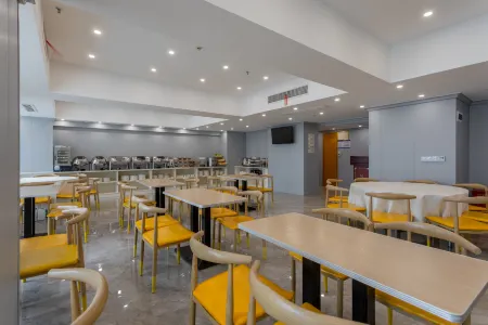 Vienna International Hotel (Fangchenggang Sunny Coast) Отели рядом с достопримечательностью «Port of Fangcheng (Gangqu 16th Road)»