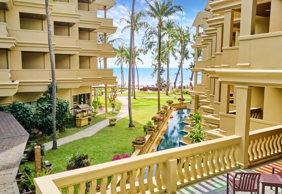 비욘드 리조트 카타