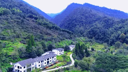 Floral Hotel·Xilinxinju hotel Отели рядом с достопримечательностью «yi cui hu gong yuan»