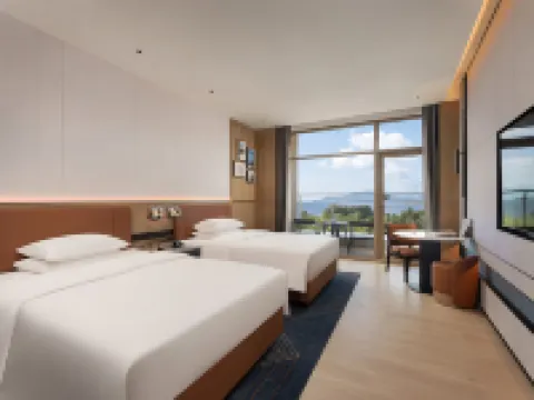 Four Points by Sheraton Dali Erhai Hotel Hotels in Dali