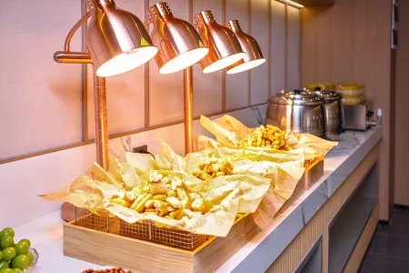 Rujia Shiboyun Hotel (Sichuan Panzhihua High speed Railway South Station Branch) Отели рядом с достопримечательностью «Datian Convention Relic Site»