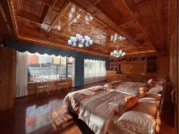 Heishui Jinshan Yiju Homestay