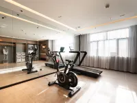 Homeinn Plus Hotel (Ulanhot Hezhan Middle School)