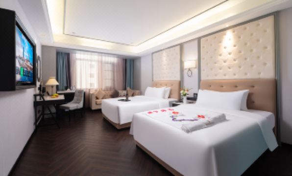 Victoria Lizhi Hotel (Tianyi International Branch, North Square, Maoming High speed Railway Station)