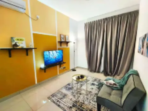 1601 Sks MidValley Terminal bus Wifi Netflix STAY Hotels in Larkin