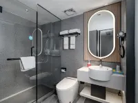 Urban Convenience Hotel (Tianmen West Lake Lu Yu Ancient Garden Branch) 天門のホテル