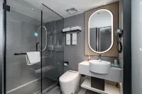 City Comfort Inn Hotel (Tianmen Xihu Luyu Square)