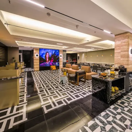 Maijian Hotel(Shenyang Yuhong Square Subway Station)