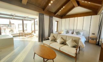 Altay Ahe Homestay(Jiangjun Hill-Ski Field)