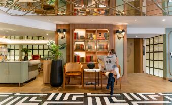 THEE Bangkok by TH District