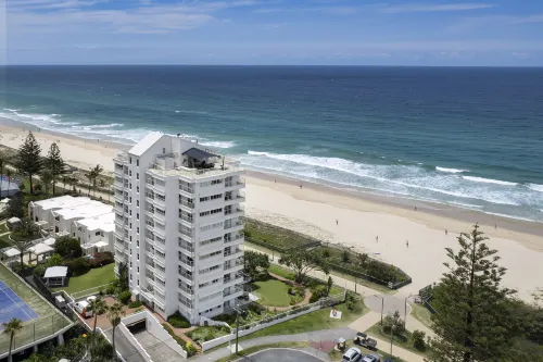 Viscount on the Beach Hotels in Surfers Paradise