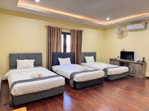 Yula Hotel Thatluang スパーヌウォン国家主席記念館周辺のホテル