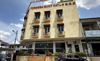 2. Hotel O ..