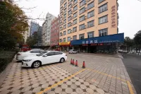 亞悅酒店（宣威火車站店） - 停車場