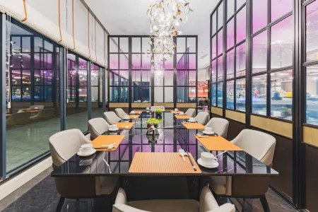 Lankao Fucheng Jianguo Hotel Отели рядом со станцией Lankao Railway Station