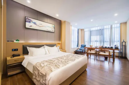 yibin herun Hotel Отели рядом с достопримечательностью «Chengdu College of Sichuan Foreign Studies University (Yibin Campus)»