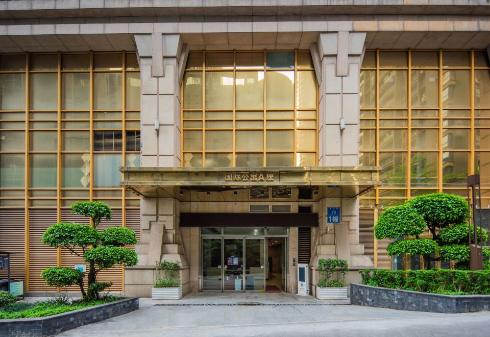 Luke Yiju Designer Hotel