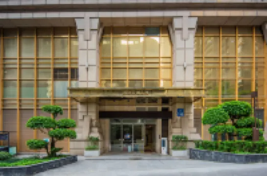 Luke Yiju Designer Hotel (Chongqing Nanbin Road Yangtze River Ropeway) فنادق في 