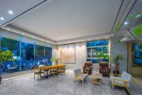 Fenglin Night Hotel (Lingao Bus Station)