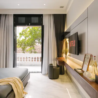 Tamundi Alley Homestay- Ham Long- The Old Quarter Hotels near Trang Tien