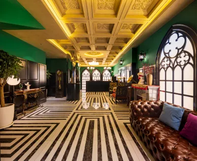 Xiangyu French Retro Hotel (Yanji Yanbian University Water Market Store) Hotel di 