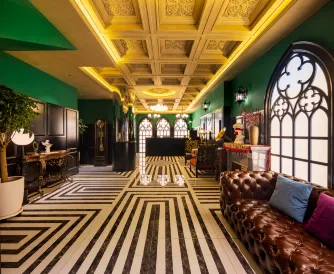 Xiangyu French Retro Hotel (Yanji Yanbian University Water Market Store)