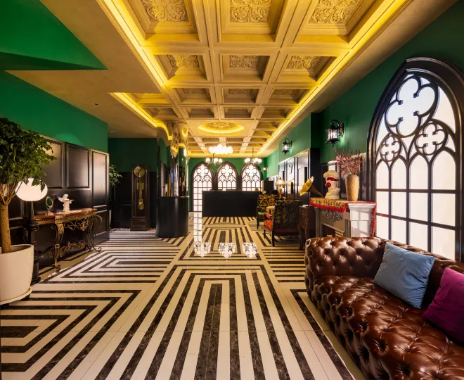 Xiangyu French Retro Hotel (Yanji Yanbian University Water Market Store)