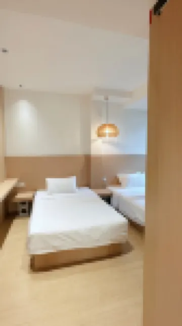 汀風湖景泳池度假美宿（白藤頭海鮮市場店）