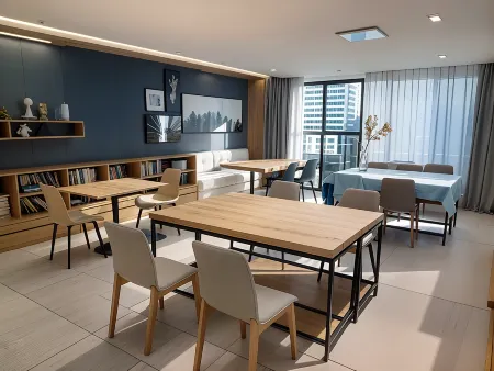 Orilive Service Apartment (Dongcheng Wanda Branch) Отели рядом с достопримечательностью «Liuhua Park»