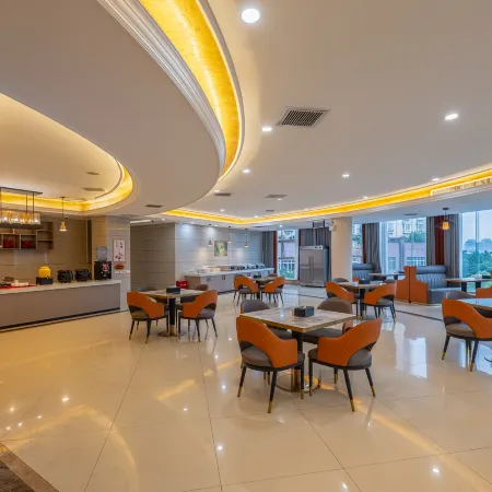 Rongjiang Shangpin International Hotel (Guzhou Dahekou Wharf Branch, Village Super Football Stadium)