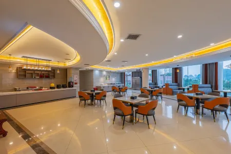 Rongjiang Shangpin International Hotel (Guzhou Dahekou Wharf Branch, Village Super Football Stadium)