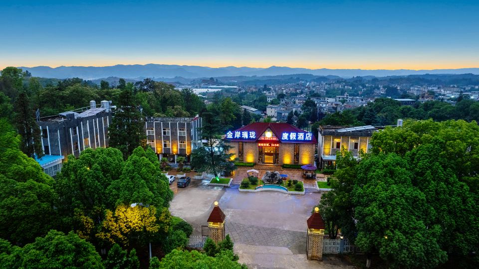 Golden Coast YuLong Resort Hotel