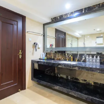 Pureis Loft Theme Luxury Design Guesthouse (Beijing Workers' Stadium Sanlitun)