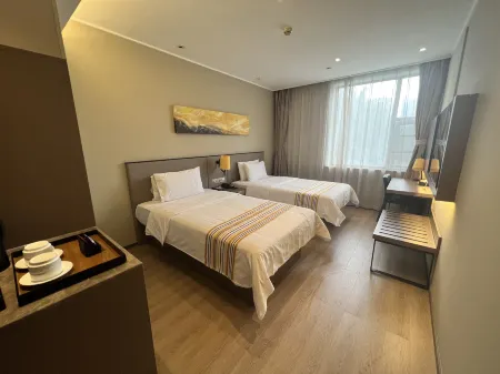 Homeinn Plus Hotel (Beijing Sanlitun Tuanjiehu Subway Station)