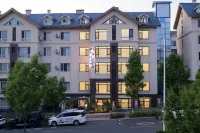 HILL·SNOW|半山與白設計師民宿(長白山北景區遊客集散中心店) 雲頂市集附近的飯店