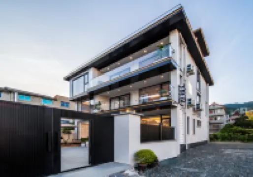 雲棲山澗民宿（OMG心跳樂園店） 鄰近垂雲通天河的酒店