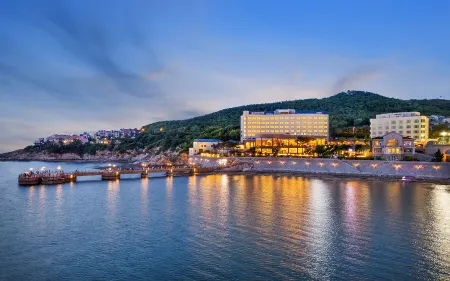 Golden Bay Hotel