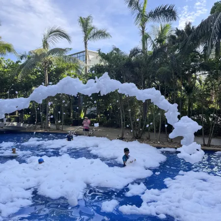 Sanya Seacube Resort Hotel