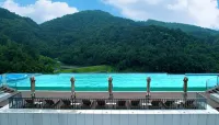 LANDISON RETREAT XIWU HANGZHOU - Infinity Pools