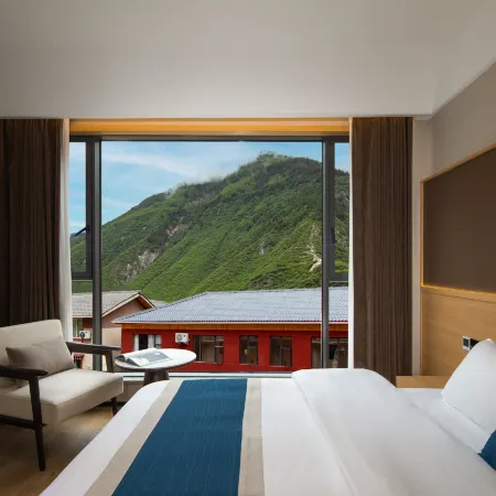 Lanyue Hotel