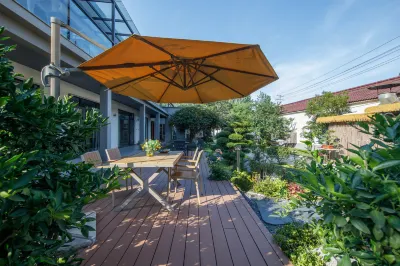 Floral Hotel · Qingyuan Hotel Hotels near Vanguard (Dingshan Branch)