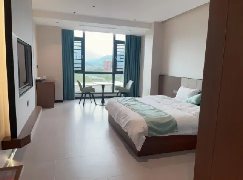 Pinghe Daxi Homestay (Daxizhen) Hotels near Lingtong Mountain