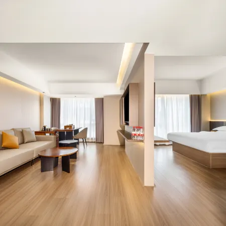 Sunshine Holiday Hotel